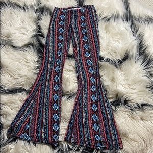 These super cute bell bottoms!!😁